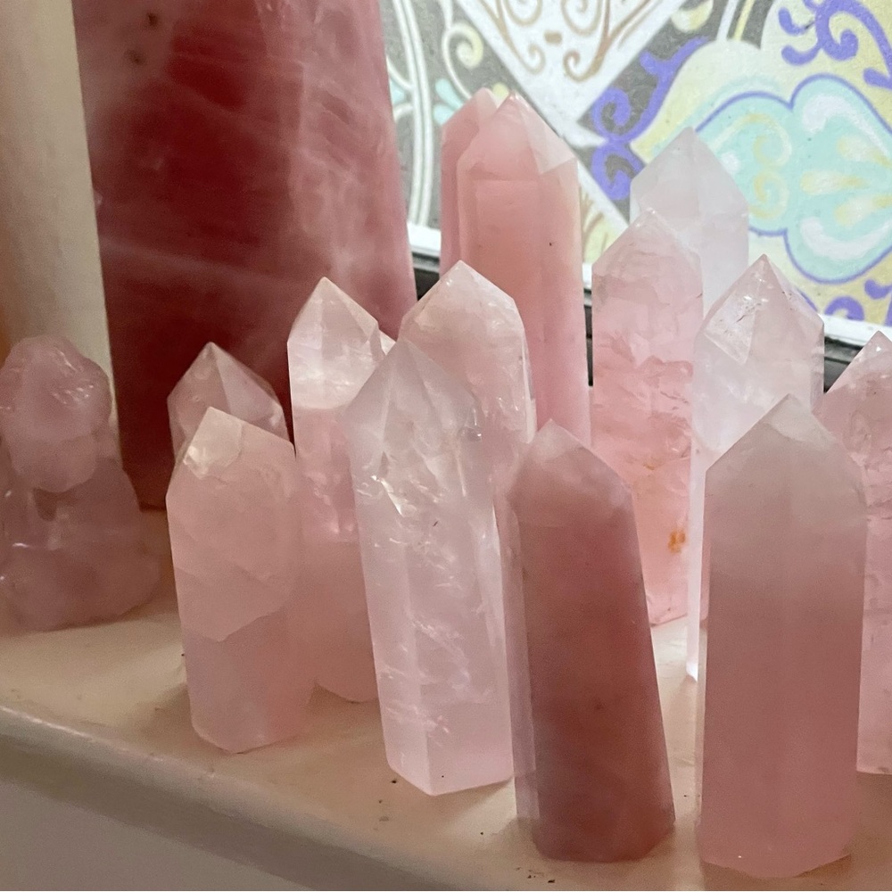 Natural rose quartz towers - Picture 1 of 8